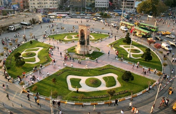 میدان تکسیم استانبول